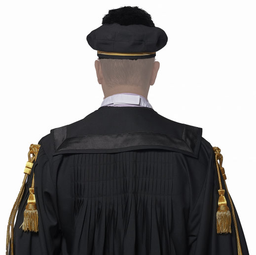 È il perfetto connubio tra un tessuto pregevole e un prezzo accessibile. È leggero, ingualcibile e fatto per durare.